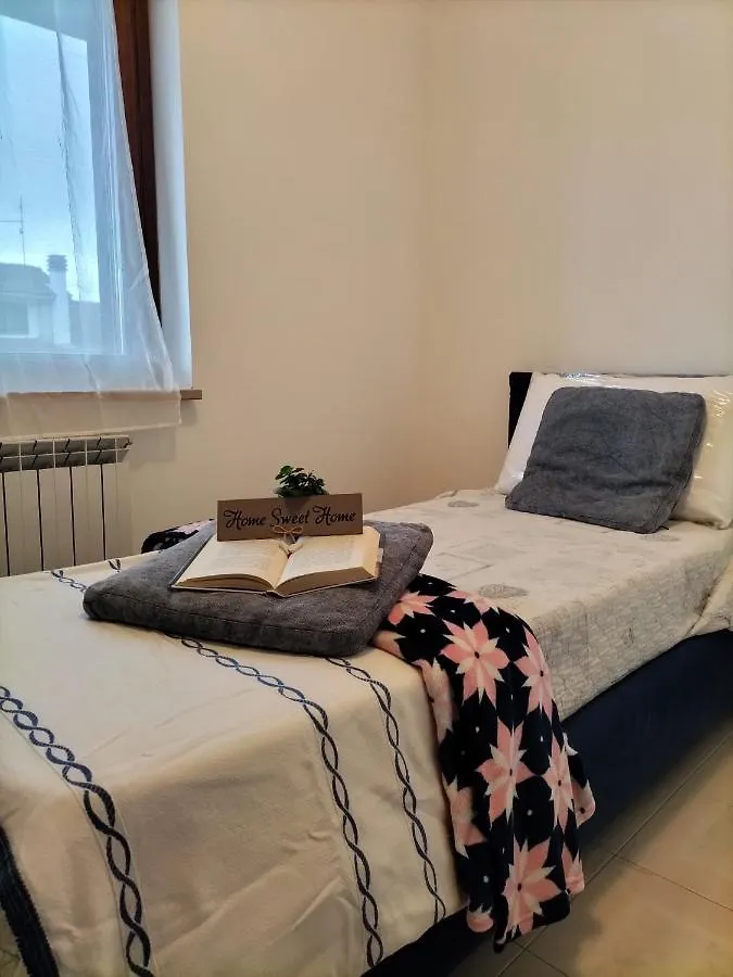 Апартаменты La Casina Delle Viole Аббадиа Сан Сальваторе Италия